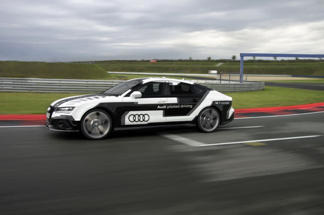 650_1000_audi-rs7-piloted-driving-concept-car-4