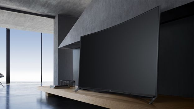 Panasonic cambia las pantallas planas por un modelo curvo