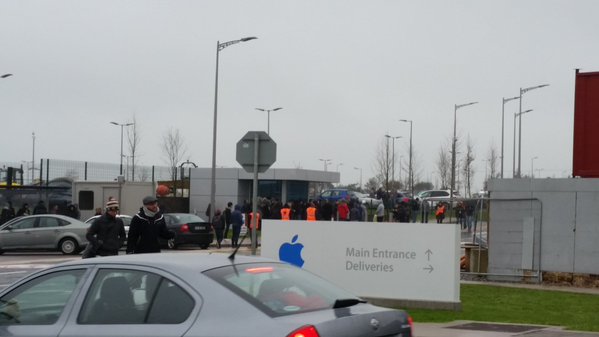 Empleados de Apple en Cork, Irlanda son desalojados tras atentado con bomba 2