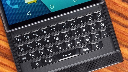 El teclado físico es una de las características principales del dispositivo
