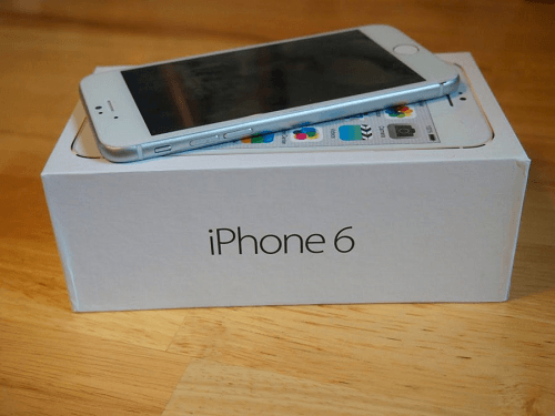 El iPhone se vende con una capacidad inicial de 16GB
